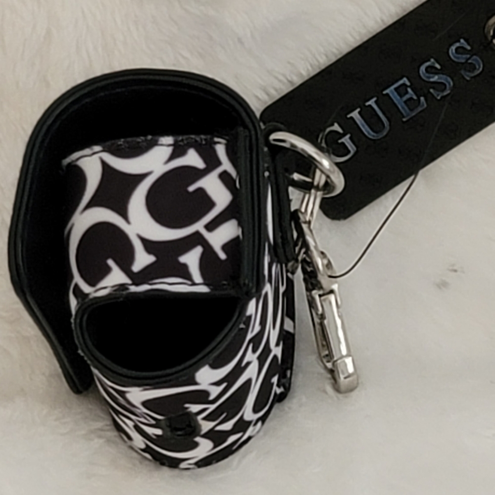 GUESS AIRPODS CASE ! - Picture 3 of 9